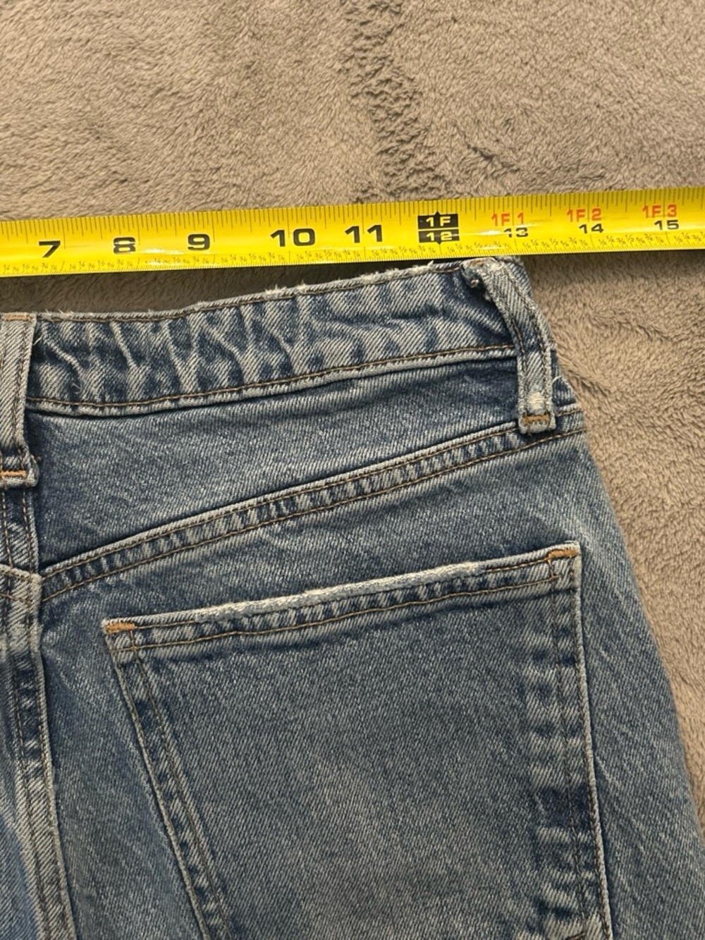 Zara Light Blue Denim Jeans with Branded Button - Picture 5 of 6